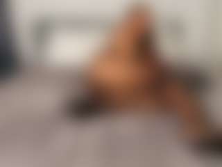 Live cam show with Angellyque - Lips on pussylord.com