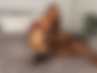 Angellyque MILF webcam performer live streaming