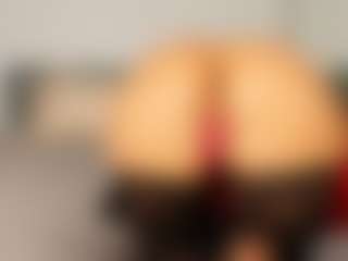 Live cam show with Angellyque - Sensual on friskycurves.com