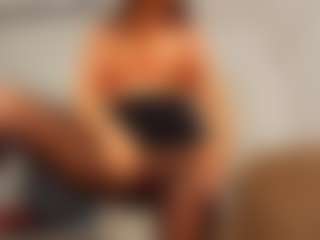Live cam show with Angellyque - Long Hair on Cam Slut