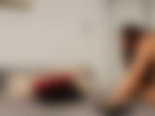 Live cam show with Angellyque - Long Hair on StripNow