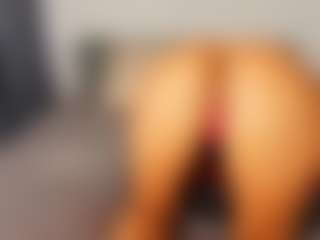 Live cam show with Angellyque - Crazy on Camming Site
