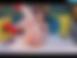 Live cam show with SonyaFoxx - Spoiled on Fit Hotties
