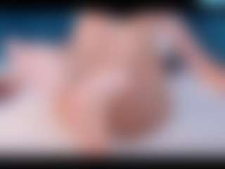 Live cam show with SonyaFoxx - Spoiled on Dolls Live