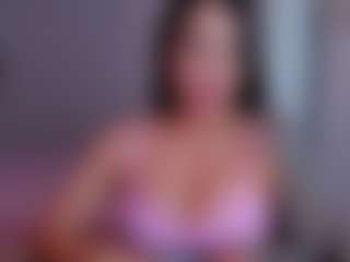 Live cam show with miiabanks - Middle Aged on TeamSkeetLive