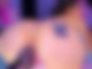 Live cam show with Shantall - Striptease on UwU Esports