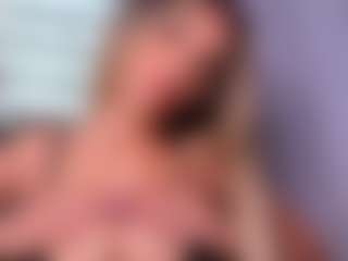 Live cam show with sassyt33n - Blonde Hair Amateur on Camsoda