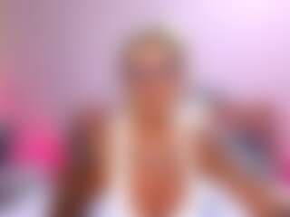 FoxySerena's Live Sex Cam Show