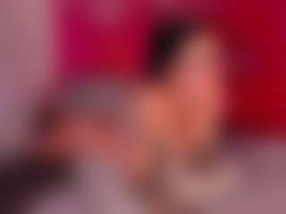 Live cam show with MadeleineMorales - Play on StripNow