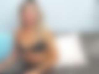 Live cam show with chrystalmills - Goth on Fit Hotties