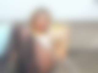 Live cam show with chrystalmills - Housewife on AdultVida.com