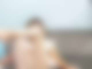 Live cam show with chrystalmills - Housewife on eurowanks.com