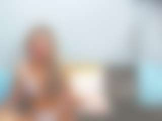 Live cam show with chrystalmills - Goth on AdultVida.com