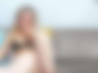 Live cam show with chrystalmills - Wife on AdultVida.com