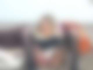 Live cam show with chrystalmills - Goth on liverealitysex.com