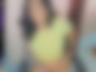 Live cam show with Sophia Quintero - Chubby on eurowanks.com
