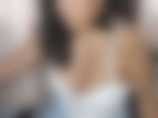 Live cam show with Sophia Quintero - Curly Hair on Milfs Live