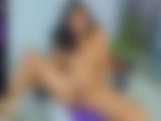 Live cam show with Sophia Quintero - Belly on PervPlay.com