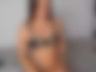 Live cam show with martinaevans - Pegging on AdultVida.com