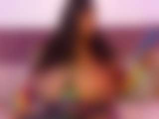 Live cam show with CheneellLorens - Ass Bouncing on Camsoda