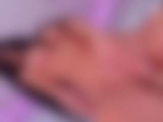 Live cam show with Miss_Diamond_ - Bedroom on studioflirtlive.com