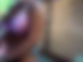 Live cam show with Sandra-Milano - Fake Tits on TeamSkeetLive