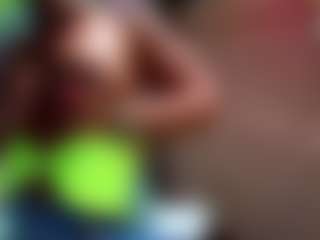 Live cam show with Sandra-Milano - Shower on TeamSkeetLive