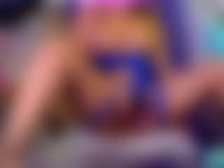 Live cam show with Sandra-Milano - Fingers on Camversity