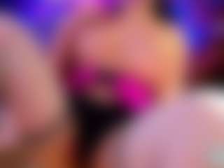 Sandra-Milano's Live Sex Cam Show