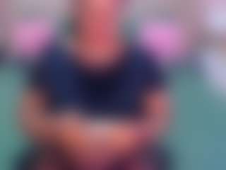 Live cam show with donnadore - Living Room on milfzrlive.com