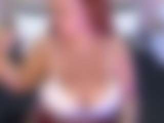 Live cam show with donnadore - Living Room on SquirtSoMuch