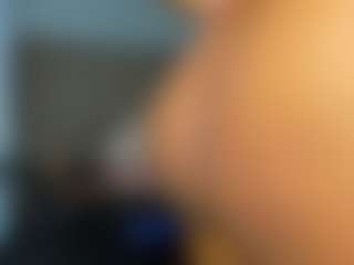 Spettacolo in cam dal vivo con nikizum - Granny Dildo su Camsoda