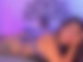 Live cam show with Louane Bour - Hot on Fapmatic.com
