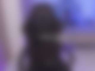 Live cam show with Louane Bour - Oil on SquirtSoMuch