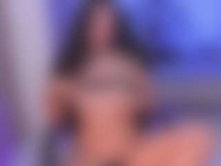 Live cam show with Louane Bour - Shaved on Instabang