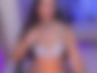 Louane Bour's Live Sex Cam Show
