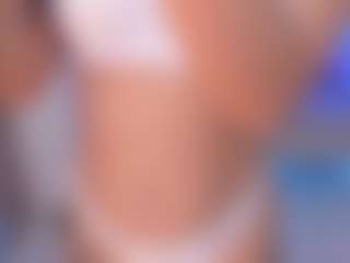 Live cam show with Louane Bour - Shaved on Camming Site