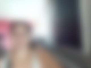 Live cam show with WORLD'S GREATEST COCK RATER - Busty on friskycurves.com