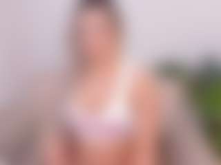 Live cam show with sarahowens - Sucking on Chatstar