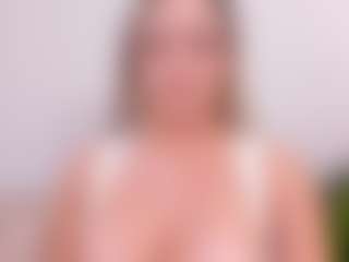 Live cam show with sarahowens - Sucking on iamadamtest123.com