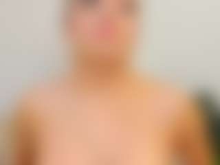 Live cam show with sarahowens - Sucking on https://playwithruby.com