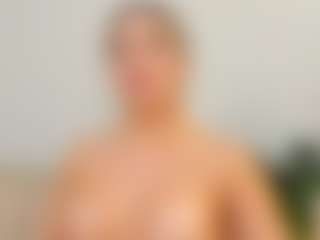 Live cam show with sarahowens - Sucking on Camsoda Late Night