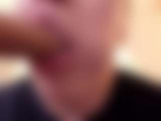 Live cam show with sarahowens - Sucking on xxxlivecams.org