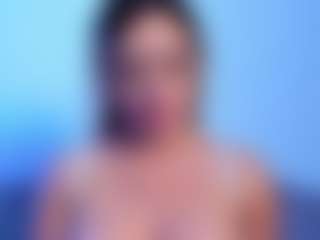 Live cam show with sarahowens - Sucking on Mixed Magazine Live