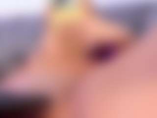 Live cam show with sarahowens - Sucking on Milfs Live