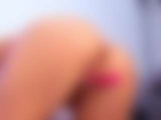 Live cam show with sarahowens - Sucking on infinitiblacc.com