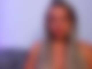 Live cam show with sarahowens - Sucking on WildCum