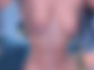 xcarlet milf's Live Sex Cam Show