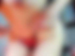Live cam show with Rebe - Curvy on SquirtSoMuch