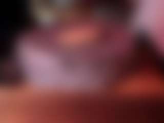 Live cam show with Iluvsaffire Bleu - Living Room on Camsoda